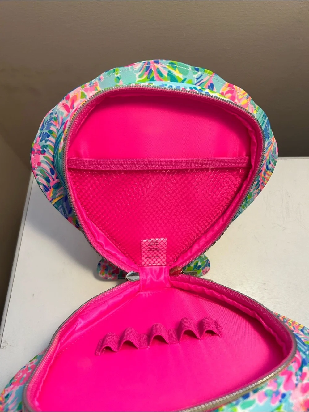 Lilly Pulitzer Shell Cosmetic Pouch with slots for brushes - Multicolor coastal